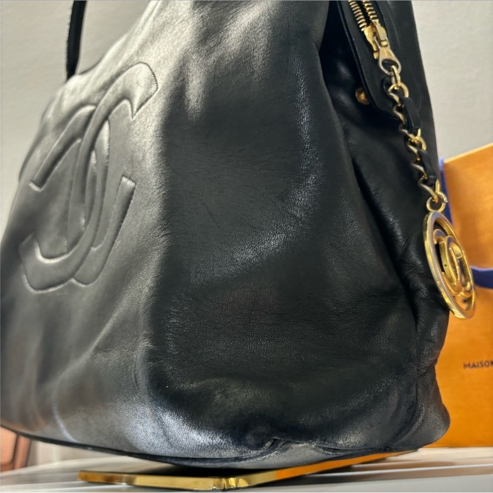 Chanel ✨Black ✨lambskin 💎Leather Tote Bag - Picture 2 of 8